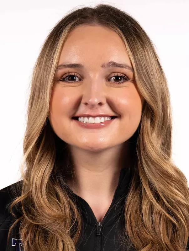 Leah Sopak headshot
