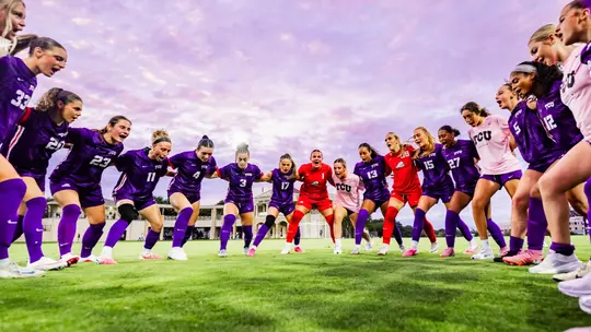 TCU women's soccer huddle pregame vs. Cincinnati