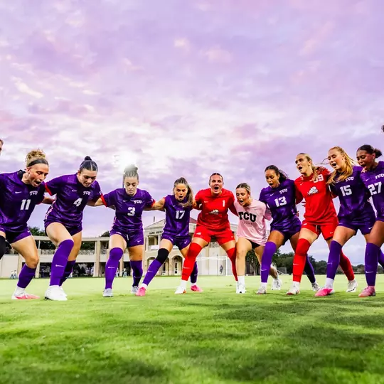 TCU women's soccer huddle pregame vs. Cincinnati
