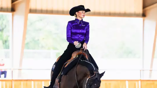 Calla Thomas in Horsemanship