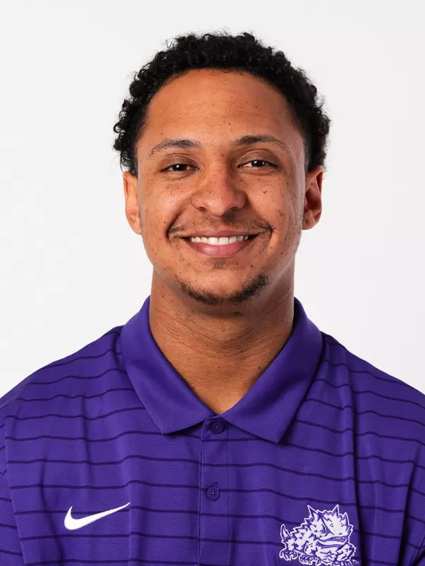 Kam Benjamin headshot