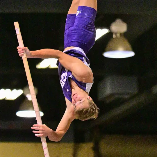 Ben Kirbo clears 5.45m in pole vault to set a new school record