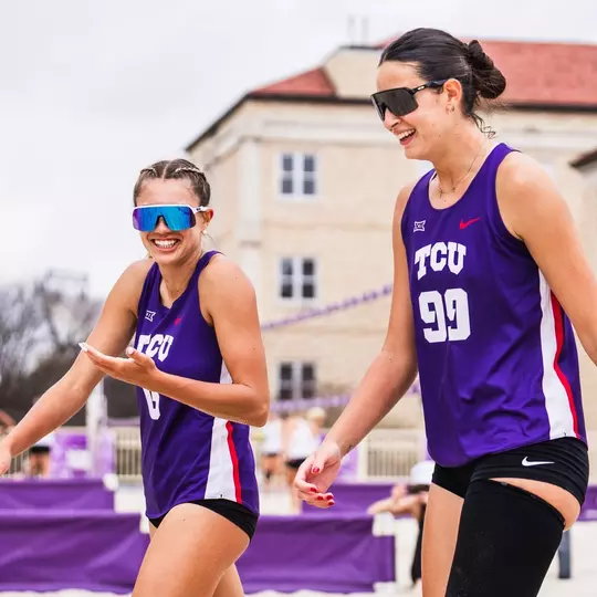 Sofia Izuzquiza and Stacy Reeves