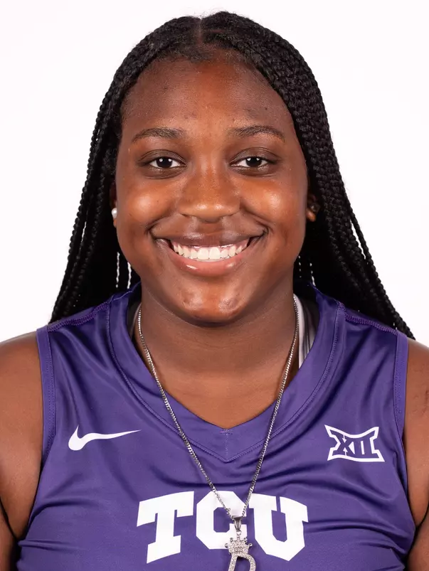 Dee McMillian Headshot