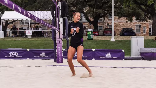 Anhelina Khmil celebrating