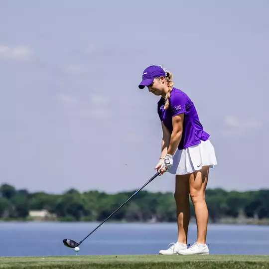 Sofie Dimitrova lines up her tee shot at Ridgewood Country Club.
