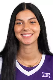 Clara Silva headshot.