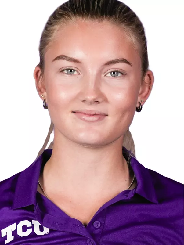 Henriette Gjelten headshot