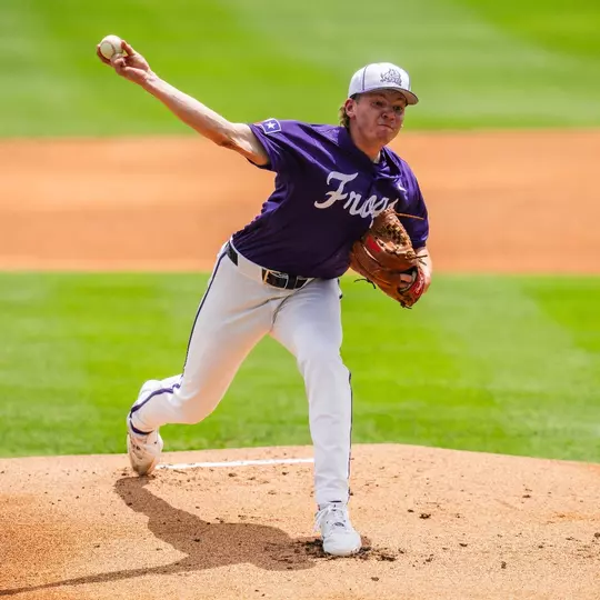 Lance Davis Pitching