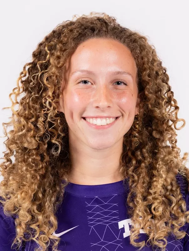 Bella Diorio headshot