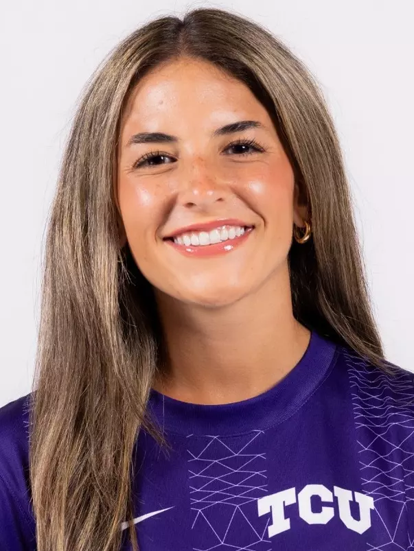 Emma Yolinsky headshot