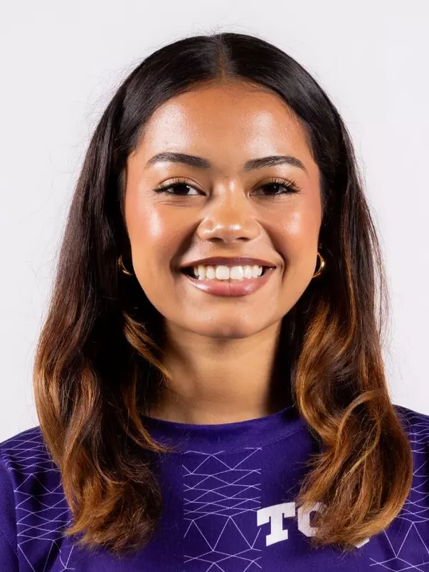 Gianna Owens headshot