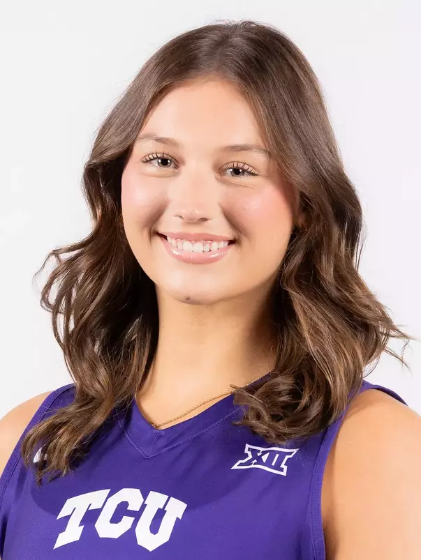 Kinsley Young Headshot