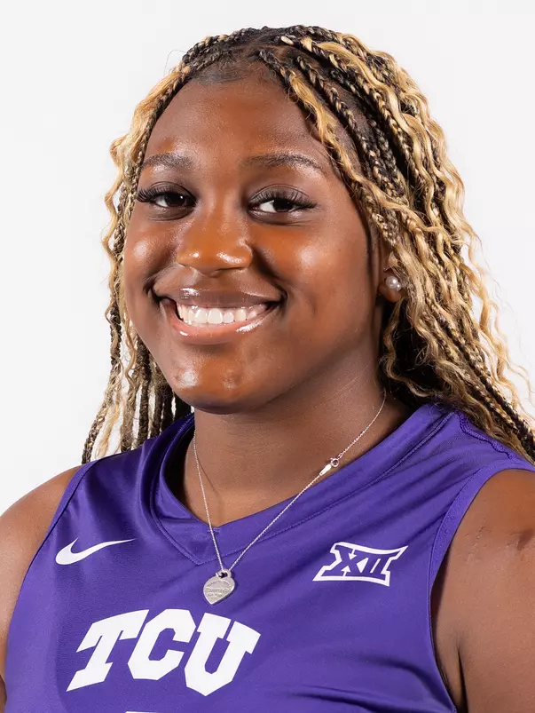 Dee McMillian Headshot