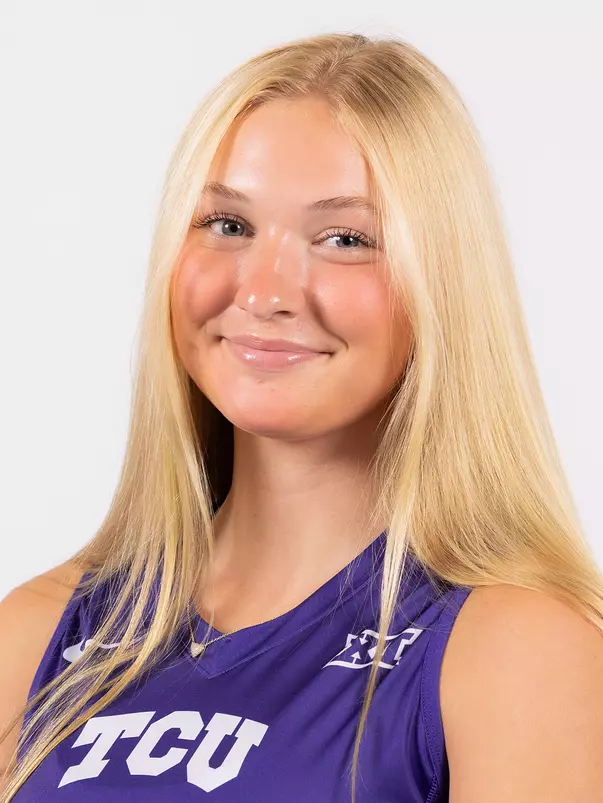 Josie Valgus Headshot