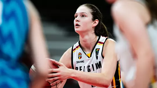 Laura Vilcinskas prepares to shoot a free throw for Belgium