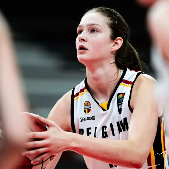Laura Vilcinskas prepares to shoot a free throw for Belgium