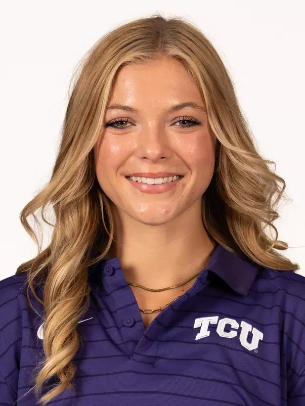 Megan Calhoun Headshot