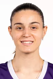Claudia Contell headshot.