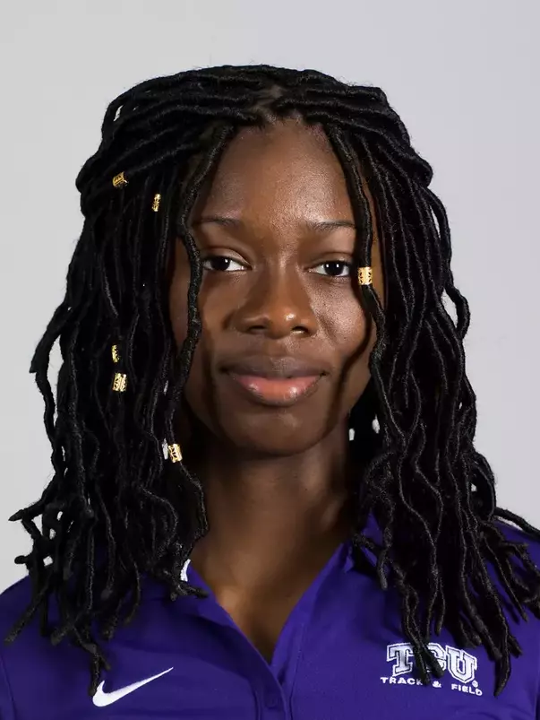 Yasmin Brooks head sho