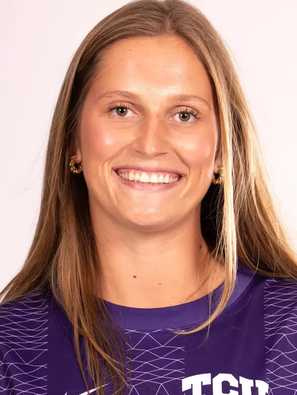 Grace Coppinger headshot