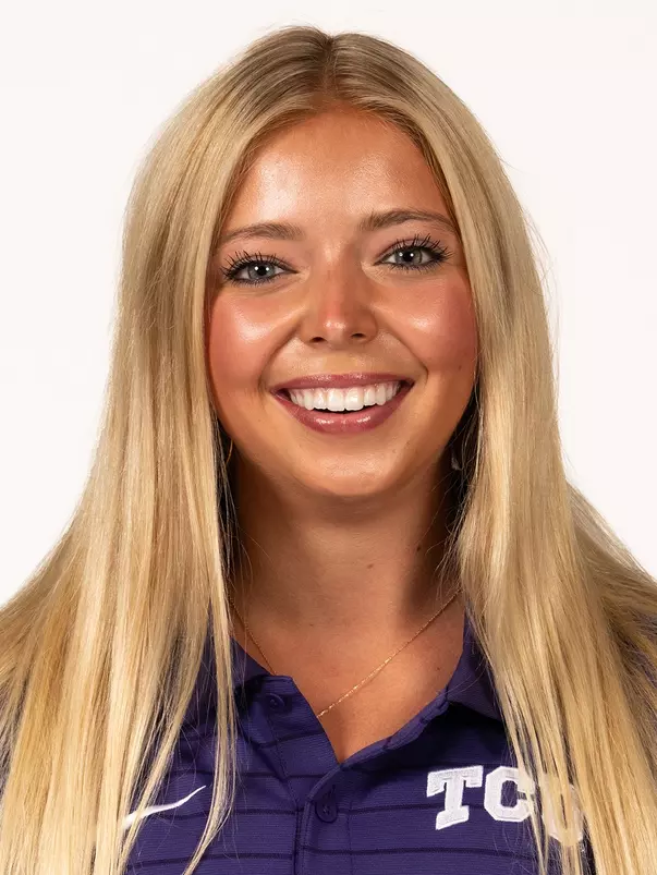 Maddie Reagan Headshot