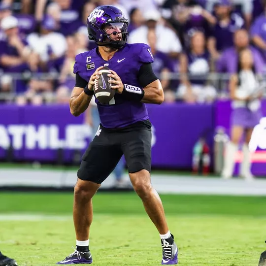 Jaden Craig holding the ball in the pocket