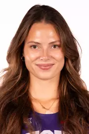 Elea Beutel Headshot