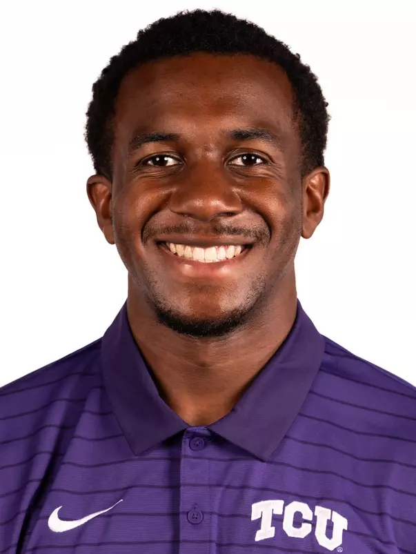 Dominic Byles Headshot 2627