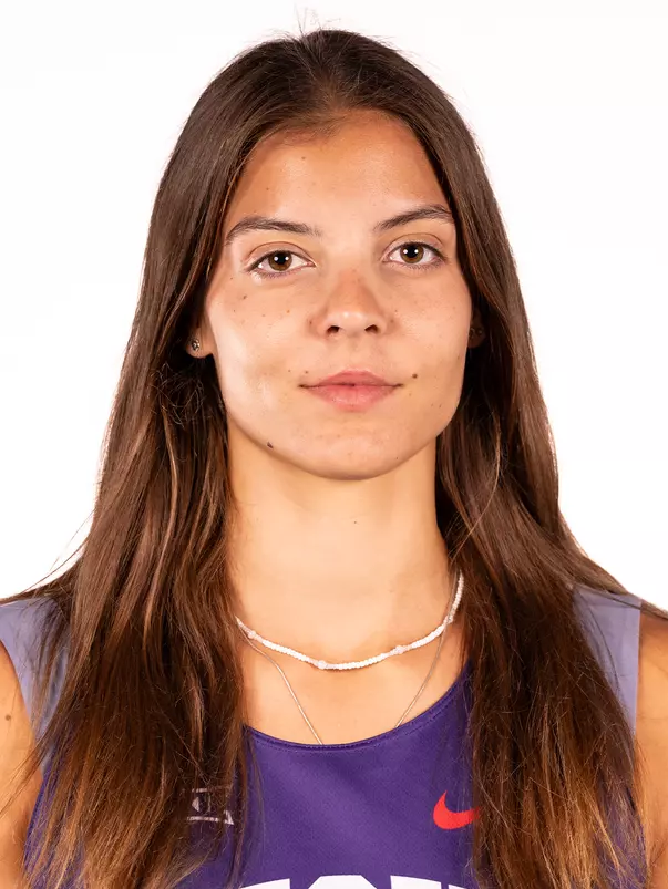 Veronika Kleiblova Headshot