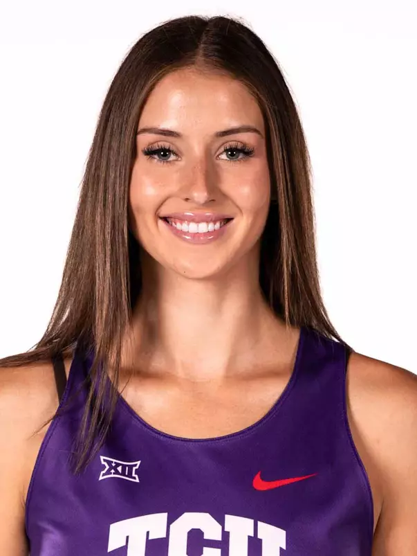 Deniela Konstantinova Headshot