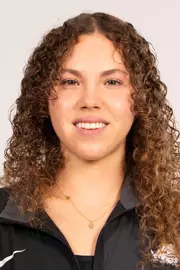 Keren Ayzbruch headshot