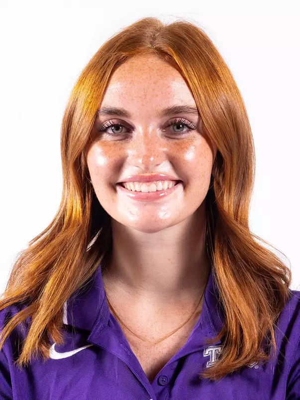 Madeline Brooks Headshot