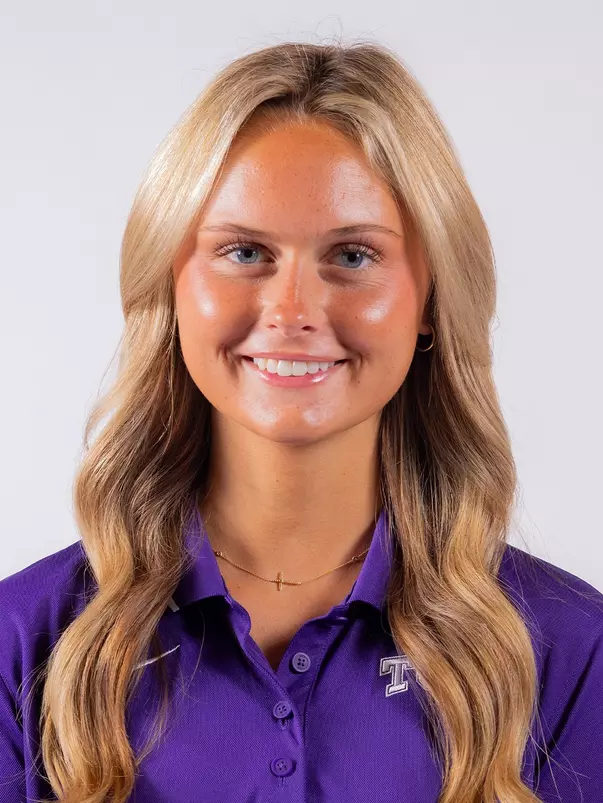 Molly Gfroerer Headshot