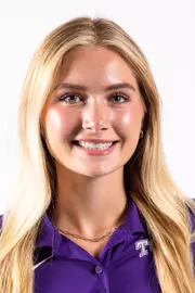 Elivia Papcun Headshot
