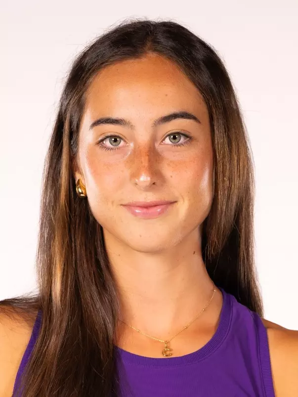 Cayetana Gay headshot