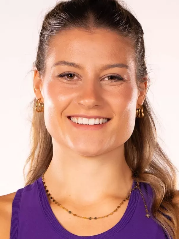 Maya Drozd headshot