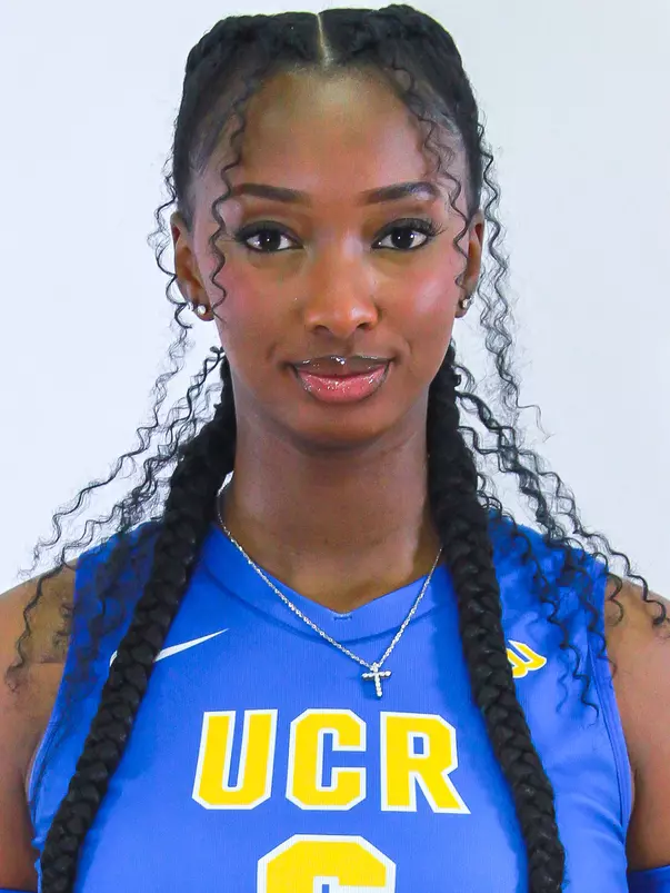 Mia Delahoussaye