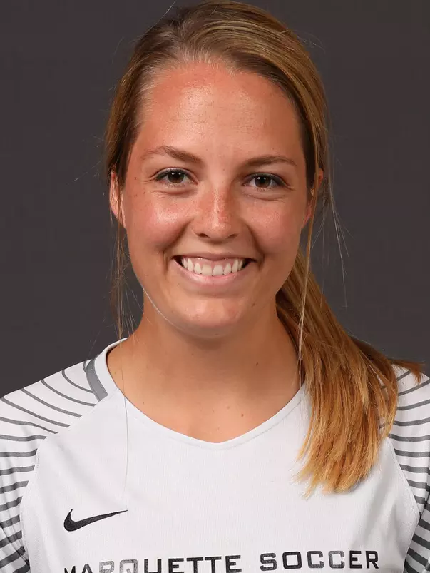 Sloane Carlson 2018 Headshot