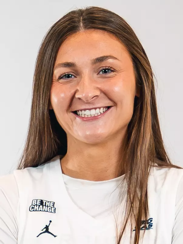 Halle Vice headshot