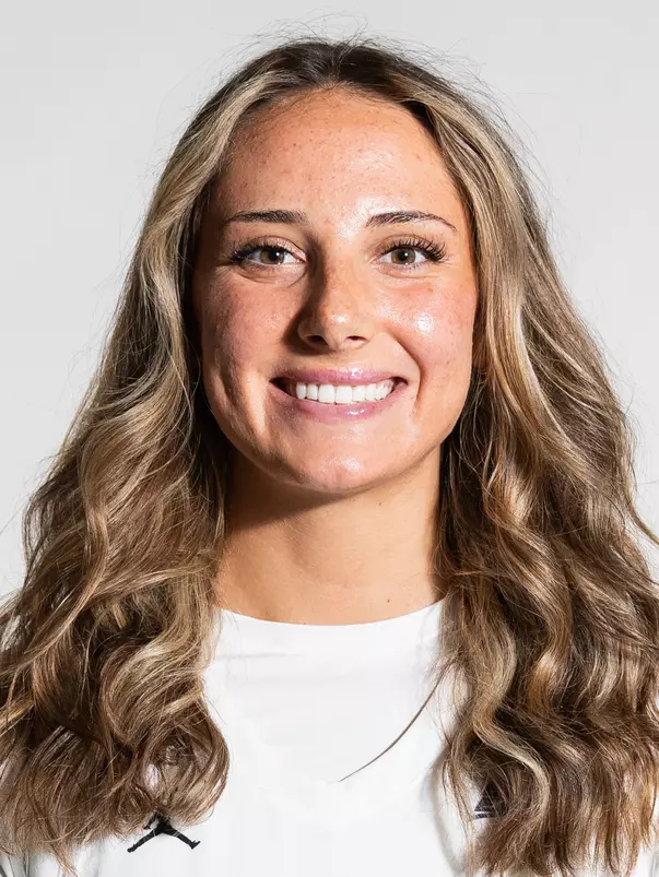 noelle anthon headshot