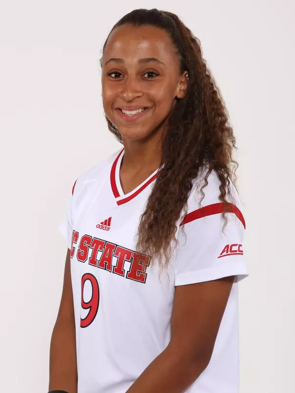 Maxinne Blackwood headshot