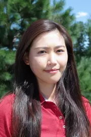 Crystal Huang Head Shot