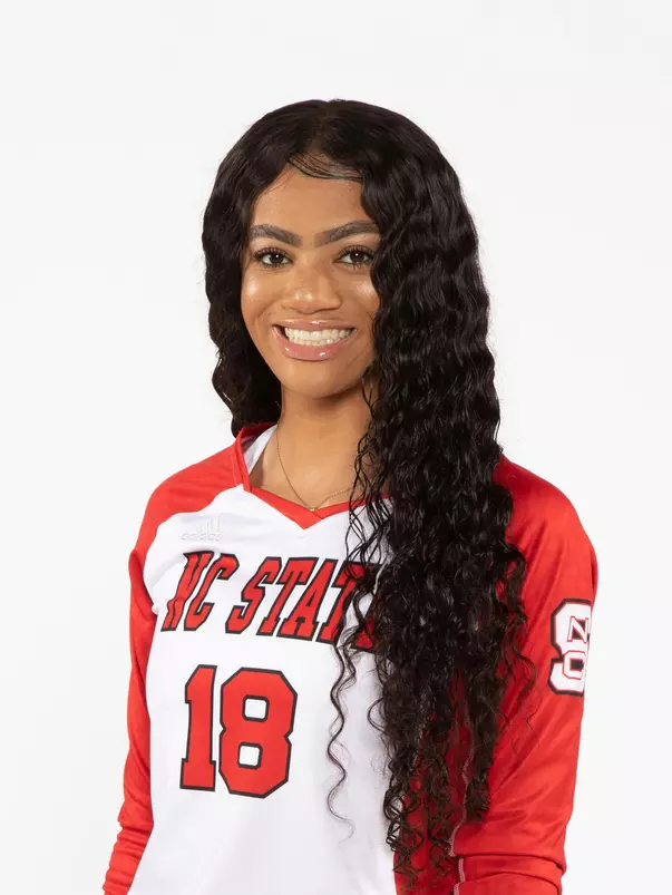 Nina Sharpton Headshot