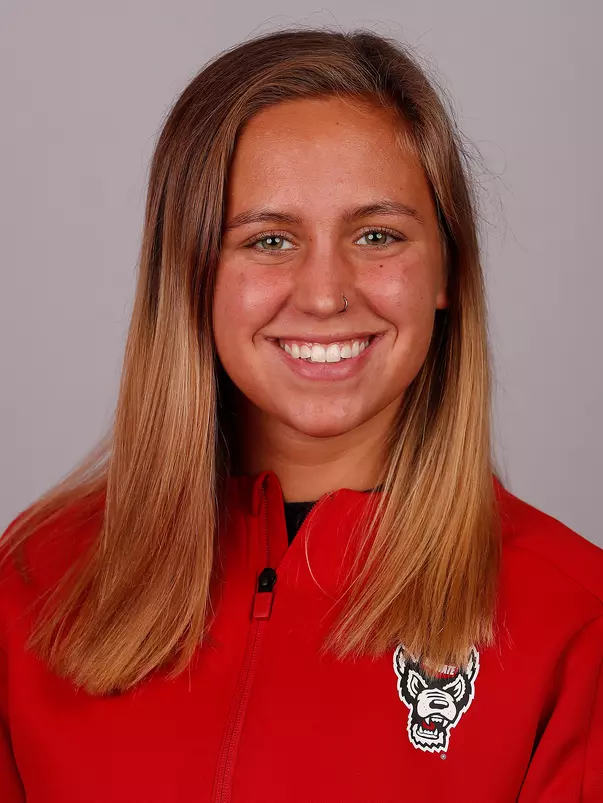 SWIM Makayla Sargent