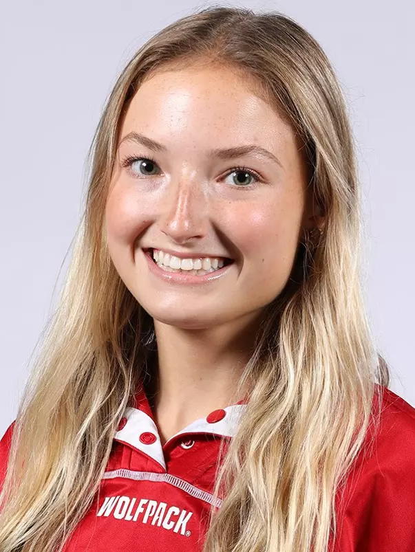 Kailee Adomaites Headshot