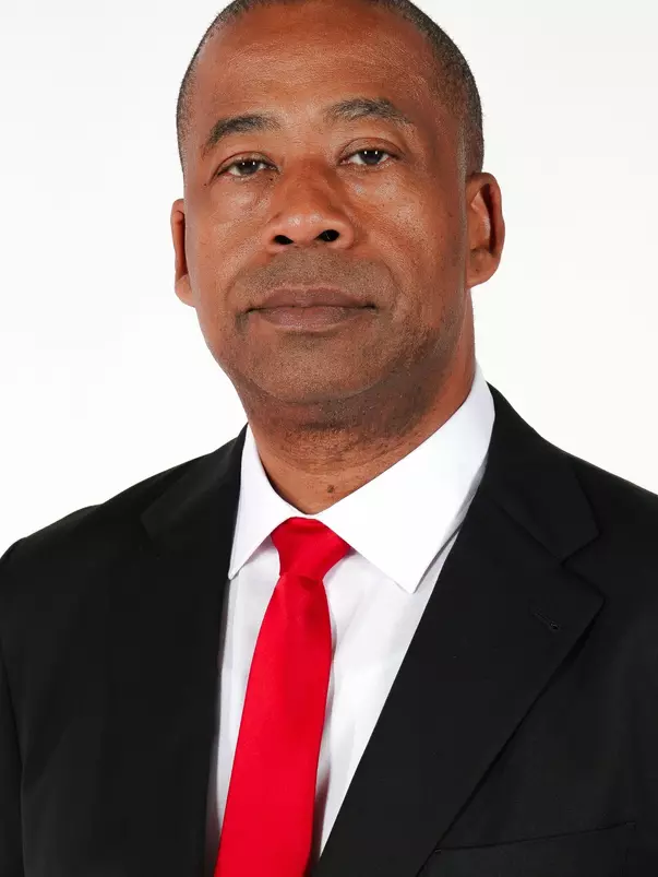 Larry Dixon headshot 23-24