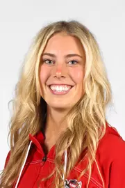 KENNA_SMALLEGANGE_24/25_HEADSHOT