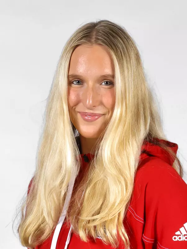 OLIVIA_NEL_24/25_HEADSHOT