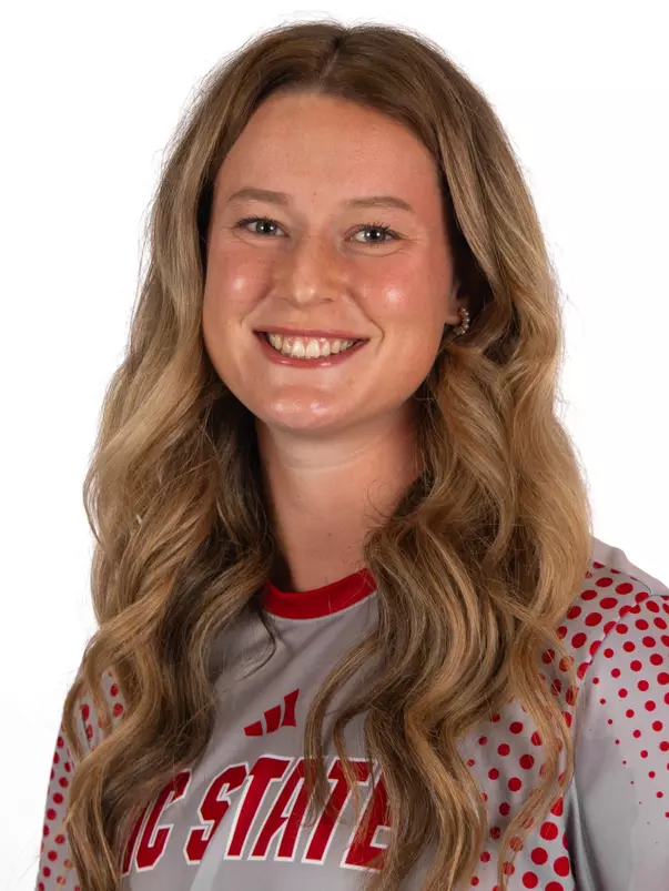 Ellie Breech Headshot